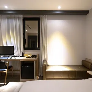 Hound Seomyeon-beomcheon *** Busan